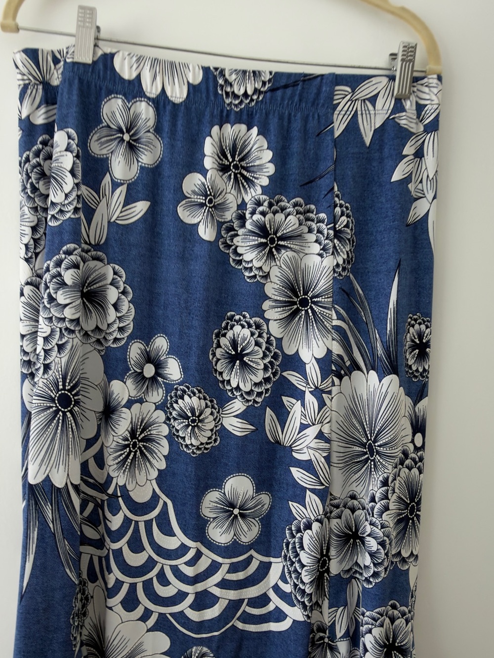 Woman’s Blue Floral Skirt - Size XL